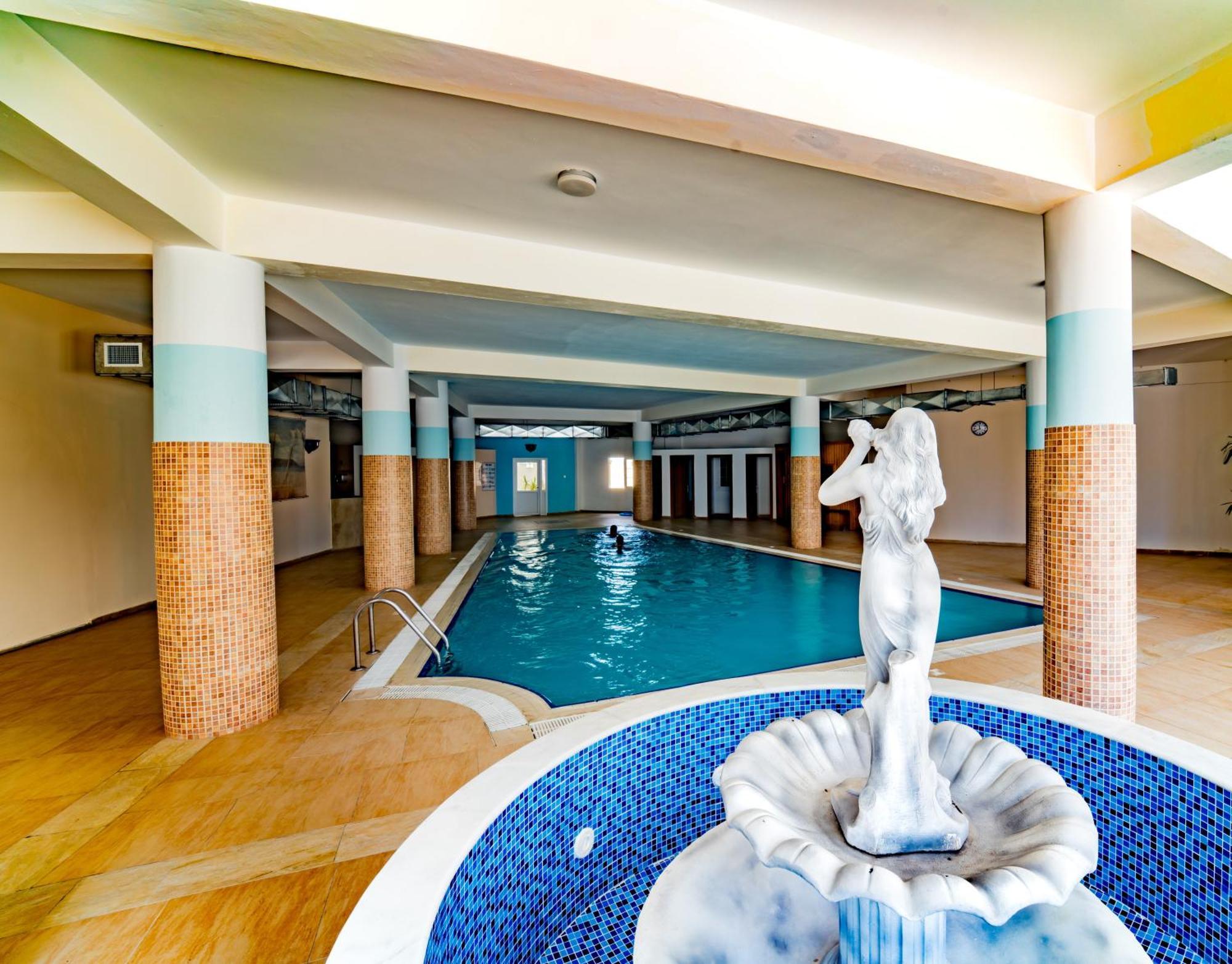 Stunning 2 Bedroom Holiday Home In 5-Star Resort Trikomo Екстер'єр фото
